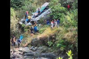 Ινδία: Τουλάχιστον 36 άνθρωποι σκοτώθηκαν όταν το λεωφορείο τους έπεσε σε φαράγγι
