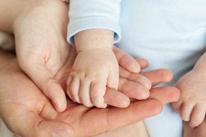 Αυξήθηκαν οι υιοθεσίες στην Ελλάδα το 2023