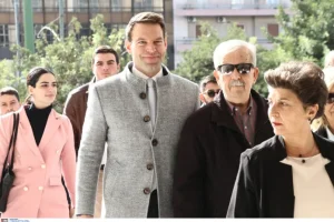 Ο Στ. Κασσελάκης στον Άρειο Πάγο: «Είμαστε και επισήμως το Κίνημα Δημοκρατίας»