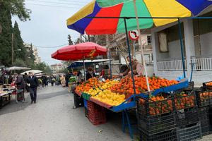 Λαϊκές αγορές: Επιστρατεύουν τα social media για να προσελκύσουν νέους ηλικιακά πελάτες