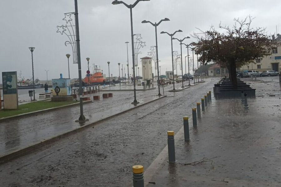 Η κακοκαιρία «Bora» πλήττει σφοδρά τη Λήμνο – Πλημμυρισμένοι δρόμοι, αναφορές για 3 εγκλωβισμένους
