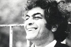Συνέβη το 1974 : Όλα όσα έγιναν την χρονιά που κυκλοφόρησε o δίσκος “Τραγούδια του Δρόμου” του Μάνου Λοϊζου