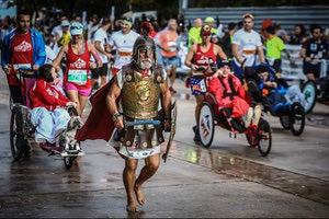 The 73-Year-Old Marathon Runner from Heraklion Captivates: Idomeneas Avramakis “Removes His Armor” and Speaks to “Patris” Newspaper