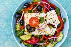 Χωριάτικη σαλάτα από «χρυσάφι» – Πόσο κοστίζει αναλυτικά