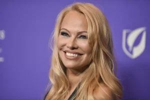 Πάμελα Άντερσον και Τζέιμι Λι Κέρτις πρωταγωνιστούν στη νέα ταινία «The Last Showgirl»