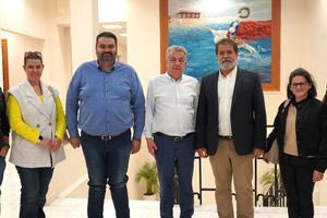 Με τη νεοεκλεγμένη διοίκηση του δικτύου οινοποιών Κρήτης συναντήθηκε ο Στ. Αρναουτάκης