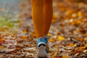 Ειδικοί απαντούν πόσο πρέπει να περπατάς καθημερινά