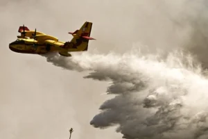 Φωτιά στην περιοχή Ρούγα Αιτωλοακαρνανίας – Σηκώθηκαν δύο αεροσκάφη