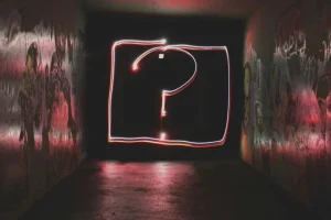 Τι σημαίνει η φράση «πνέω τα μένεα» και από πού προέρχεται