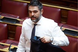 Παραιτήθηκε από κοινοβουλευτικός εκπρόσωπος του ΣΥΡΙΖΑ ο Γ. Σαρακιώτης