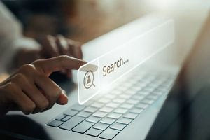 HΠΑ: Ραγδαία αύξηση αναζητήσεων στο Google λόγω της δεύτερης θητείας του Τραμπ