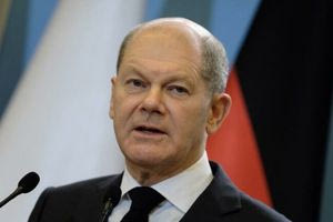 Σολτς για Έλον Μασκ: Παραμένω ψύχραιμος στις προσβολές του