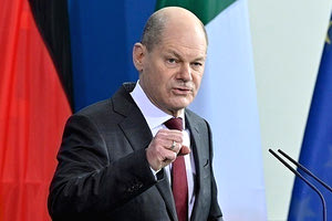 Γερμανία: Συζητάει την ημερομηνία διεξαγωγής εκλογών ο Σολτς