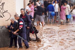 Στους 205 αυξήθηκε ο αριθμός των νεκρών από τις πλημμύρες στην ανατολική Ισπανία