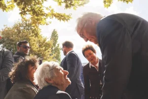 Υπάρχουν άνθρωποι που δεν θα  σκύψουν την μέση τους ποτέ…