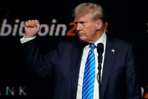 Ίντα λες για τον Τραμπ, Κωσταντή;