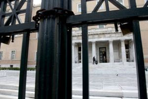 Αστυνομικός της Βουλής: Αίτημα από τους γονείς της αστυνομικού για την επιμέλεια του 2χρονου παιδιού