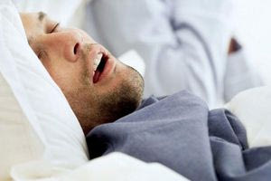 Αποφρακτική άπνοια: Τα συμπτώματα που εμφανίζονται κατά τη διάρκεια του ύπνου