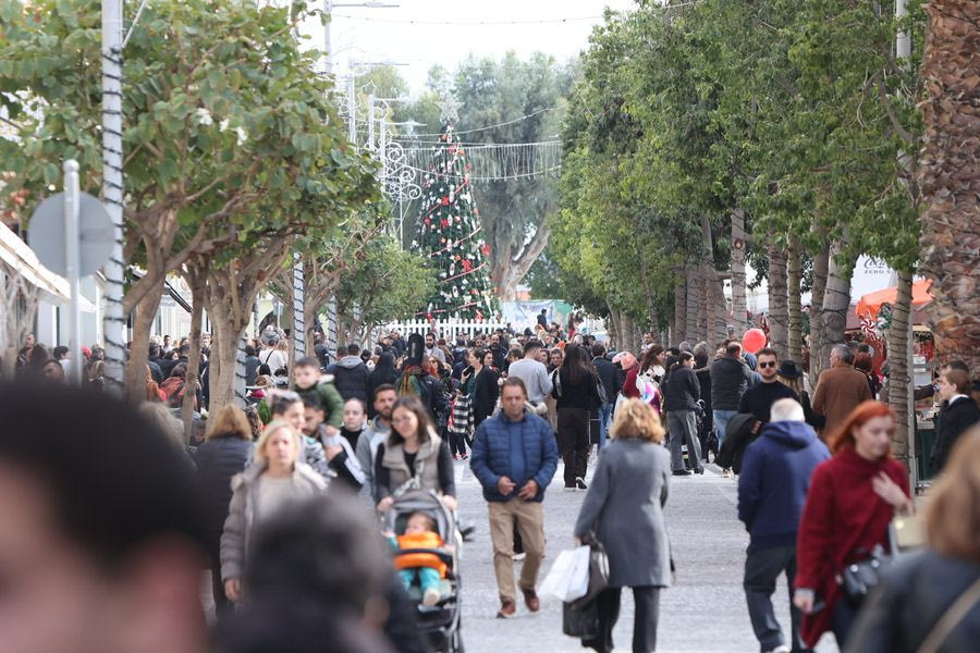 Ανοιχτά σήμερα τα καταστήματα