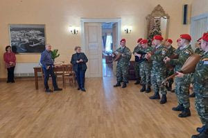 Κάλαντα της Πρωτοχρονιάς & γιορτινή ατμόσφαιρα σήμερα στο κτίριο της Περιφερειακής Ενότητας Ρεθύμνης