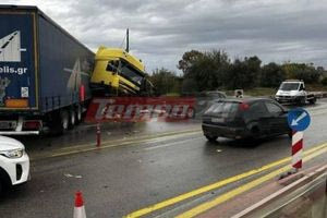 Νταλίκα δίπλωσε, πέρασε στο αντίθετο ρεύμα και καρφώθηκε στις μπάρες