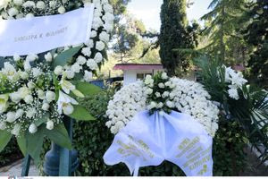 Θλίψη στην κηδεία του σπουδαίου θεατράνθρωπου, Κώστα Γεωργουσόπουλου – φωτογραφίες