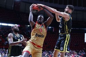 Εκλεισε με κατοστάρα τον πρώτο γύρο της GBL ο Ολυμπιακός (vid)