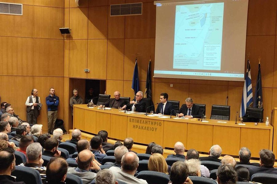 Κοσμοσυρροή στην πρώτη εκδήλωση του “ΝΟΗΜΑ-Κρήτη”