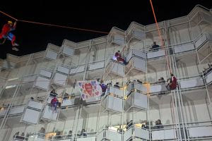 Ιπτάμενοι πυροσβέστες στις παιδιατρικές κλινικές του ΠΑΓΝΗ