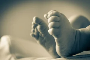 Πύργος: Οικογένεια Ρομά «πιάστηκαν» στα χέρια και τραυμάτισαν βρέφος πάνω στον καβγά