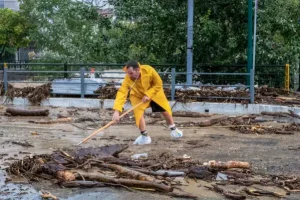 «Καμπανάκι» για μολυσμένο νερό στις πληγείσες περιοχές από τις πλημμύρες – Τι να προσέξουν οι πολίτες