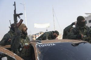 Συρία: Οι αντάρτες μπήκαν στη Χομς και περικυκλώνουν τη Δαμασκό