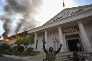 Λεηλατήθηκε η πρεσβεία του Ιράν στη Δαμασκό – Οι Ρώσοι διπλωμάτες «είναι καλά», σύμφωνα με το TASS