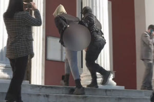 Πατροκτονία στην Κύμη: «Τα παιδιά λειτουργούσαν ως μαριονέτες τρίτου» – Τι υποστηρίζει ο συνήγορός τους