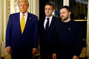 Ζελένσκι: «Μια καλή και παραγωγική συνάντηση» με Τραμπ και Μακρόν