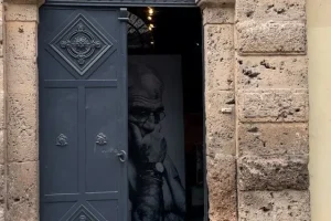 Οινική βιβλιοθήκη στη μνήμη του Γιάννη Μπουτάρη