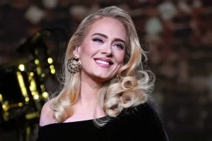 Αποσύρεται προσωρινά το τραγούδι της Adele «Million Years Ago» με δικαστική απόφαση 