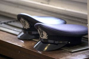 Χαμός στη Διάσκεψη των Προέδρων για τον αστυνομικό της Βουλής