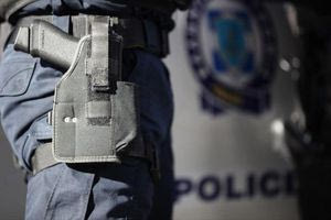 Συνελήφθη αστυνομικός – Χτύπησε τη σύζυγό του μπροστά στο παιδί τους