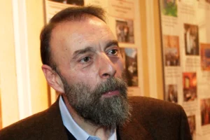 Μιχαλακοπούλου: Σύζυγος του γνωστού δημοσιογράφου Γιάννη Βλαστάρη η γυναίκα που έπεσε στο κενό