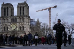 Γαλλία: Τα θυρανοίξια της Παναγίας των Παρισίων, παρουσία παγκόσμιων ηγετών