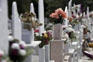 Συνελήφθη άντρας που έκλεβε καντήλια από νεκροταφεία