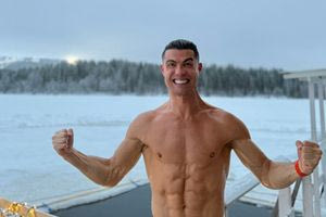 Κριστιάνο Ρονάλντο: Η βουτιά στους -20°C και οι χριστουγεννιάτικες ευχές από τη Λαπωνία