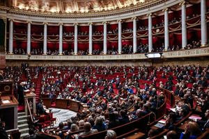 Γαλλία: «Επεσε» η κυβέρνηση Μπαρνιέ- Ποια θα είναι η επόμενη κίνηση του Μακρόν