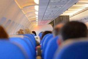 Βρετανία: Ισχυροί άνεμοι προκάλεσαν προβλήματα στις πτήσεις ενόψει των Χριστουγέννων