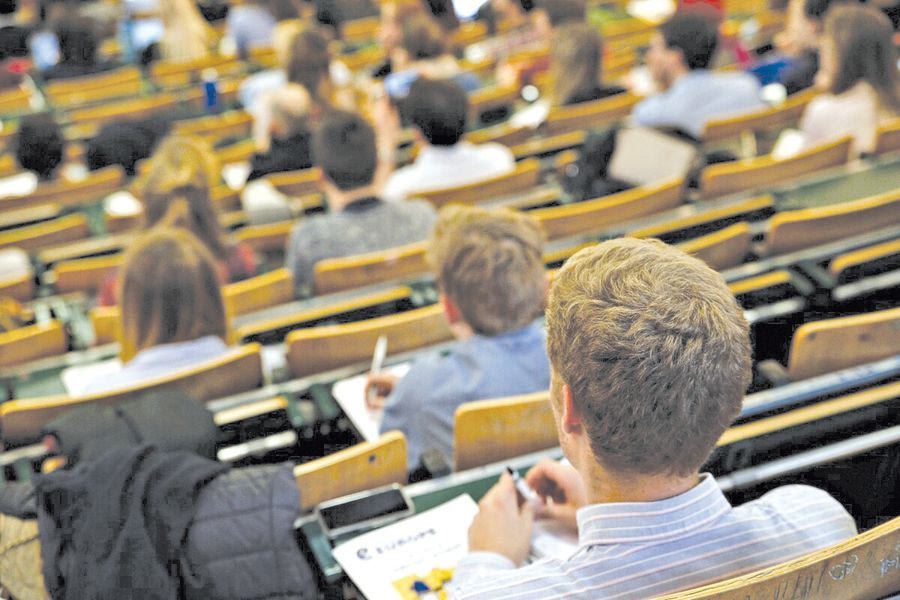 «Σπουδά… ΖΩ»: Έκτακτο επίδομα ύψους 300 ευρώ – Οι δικαιούχοι, η προθεσμία για τις αιτήσεις και ποιες περιοχές αφορά