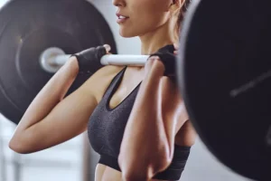 Τα 8 συχνότερα λάθη που κάνουν οι γυναίκες μετά τα 40 στη γυμναστική