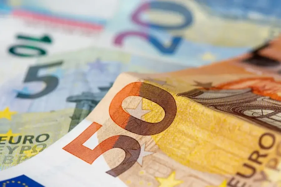 ΕΦΚΑ: Πότε καταβάλλεται το αδειοδωρόσημο Χριστουγέννων 2024 στους οικοδόμους
