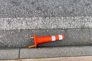 Κολωνάκια στην παραλιακή για την παράνομη στάθμευση: Ναι μεν, αλλά…