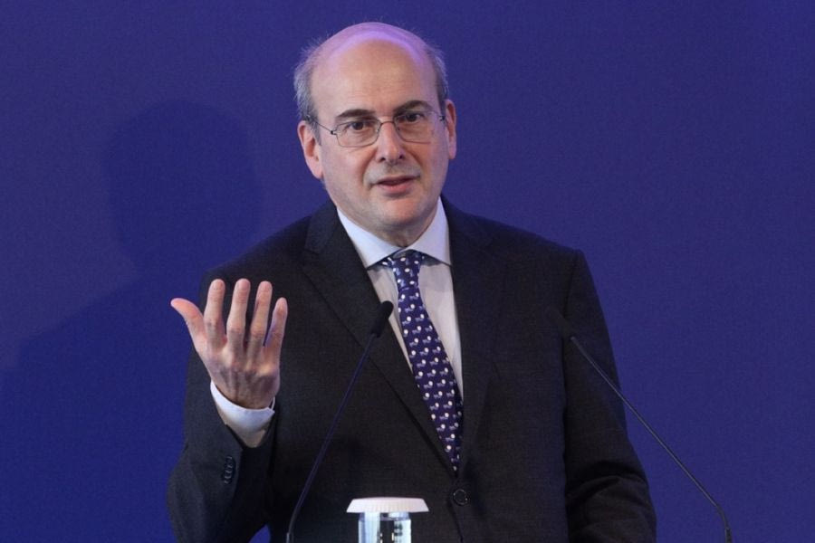 Χατζηδάκης: Τον Σεπτέμβριο έρχονται νέα μέτρα στήριξης για τη μεσαία τάξη